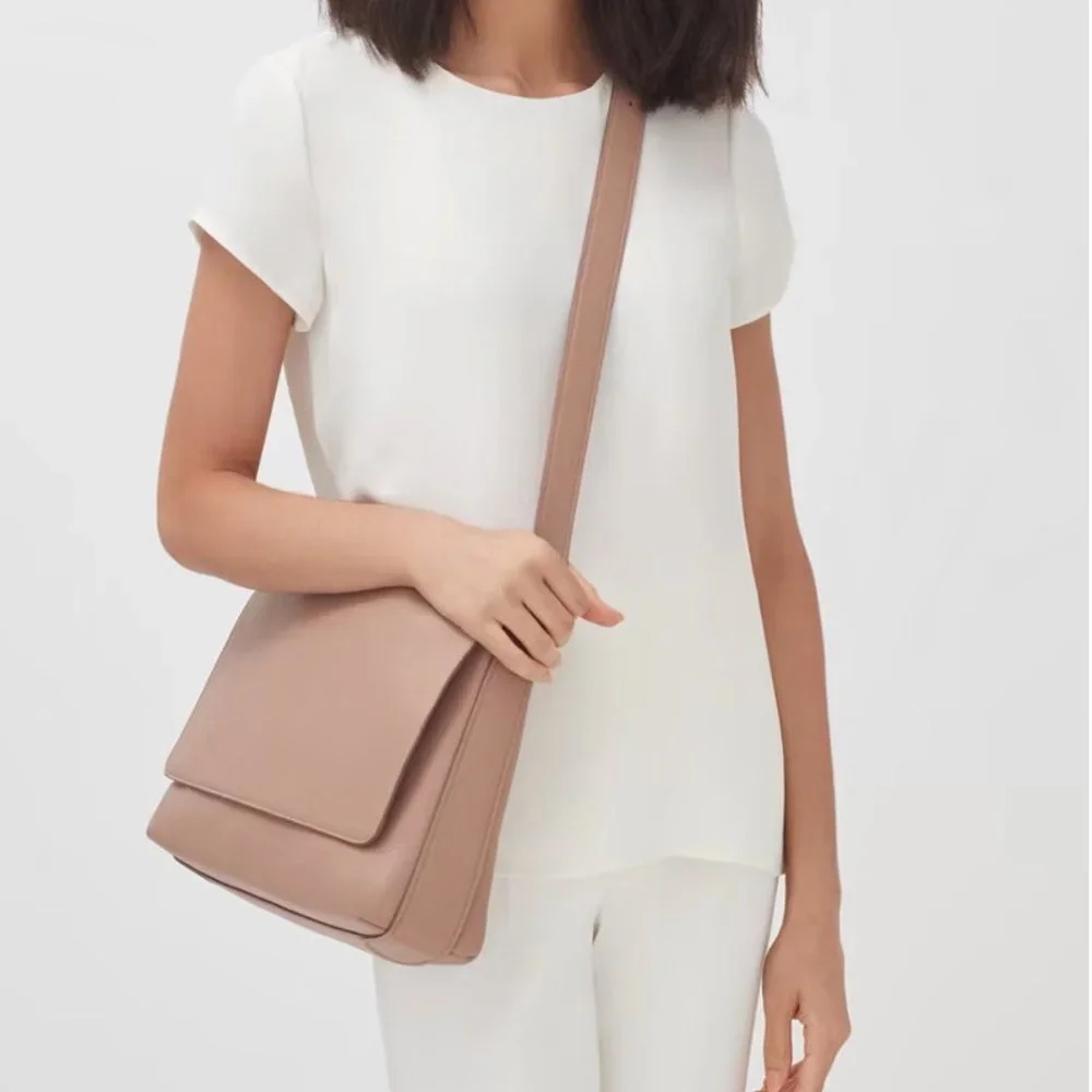 NWT Cuyana Messenger Bag in Soft Rose Pebbled Leather 13